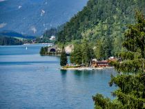 Achensee - Tirol - Der Achensee ist vor ungefähr 20.000 Jahren nach der letzten Eiszeit entstanden.  • © alpintreff.de - Christian Schön
