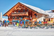 Skihütte Paznauner Taja - Ischgl - Apres Ski - Bock auf urig - party - hüttengaudi? Dann seid ihr bei der Paznauner Taja komplett richtig. • © TVB Paznaun - Ischgl