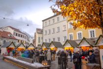 Der Christkindlmarkt am Wiltener Platzl bietet kulturelle Vielfalt, Kulinarisches aus der Region und eine unverwechselbare Atmosphäre. • © Innsbruck Tourismus / Alexander Tolmo