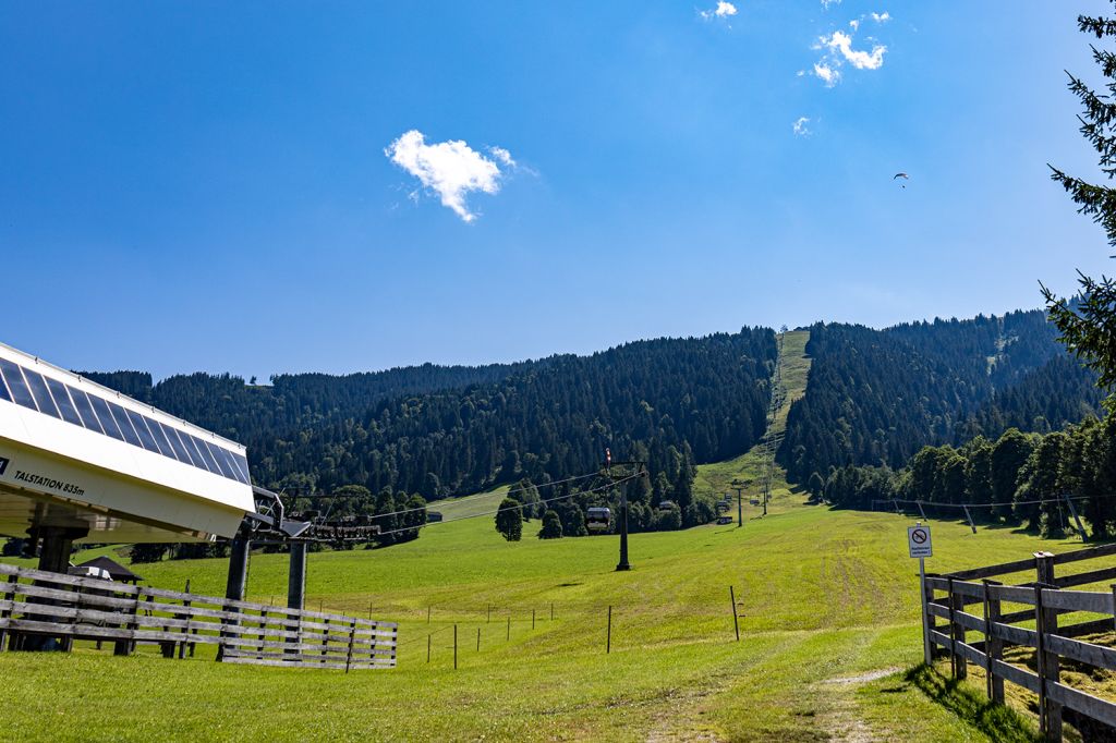 Markbachjochbahn - Niederau in der Wildschönau - Die Markbachjochbahn in Niederau ist im Sommer und im Winter in Betrieb.  - © alpintreff.de - Silke Schön