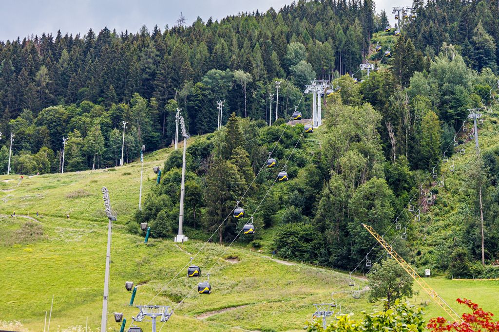 Planaibahn I - Schladming in der Steiermark - Während der ungefähr 5-minütigen Fahrt überwindest Du mit der Planaibahn I über 600 Höhenmeter. - © alpintreff.de - Christian Schön Planaibahn I - Schladming in der Steiermark - Während der ungefähr 5-minütigen Fahrt überwindest Du mit der Planaibahn I über 600 Höhenmeter. - © alpintreff.de - Christian Schön