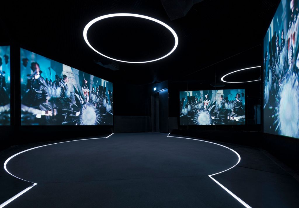 007 Elements - Sölden - Die Technik der Dauer-Ausstellung lässt sich nicht lumpen. Alles ist hochmodern und visionär gestaltet. - © Ötztal Tourismus, Kristopher Kunert 007 Elements - Sölden - Die Technik der Dauer-Ausstellung lässt sich nicht lumpen. Alles ist hochmodern und visionär gestaltet. - © Ötztal Tourismus, Kristopher Kunert