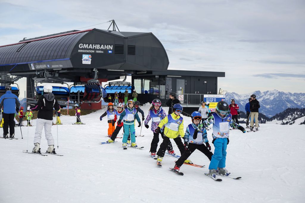 Skikurse Ski Juwel - Für den Unterricht im Ski- und Snowboardfahren stehen mehrere Skischulen zur Verfügung. - © Alpbachtal Tourismus, Thomas Koy