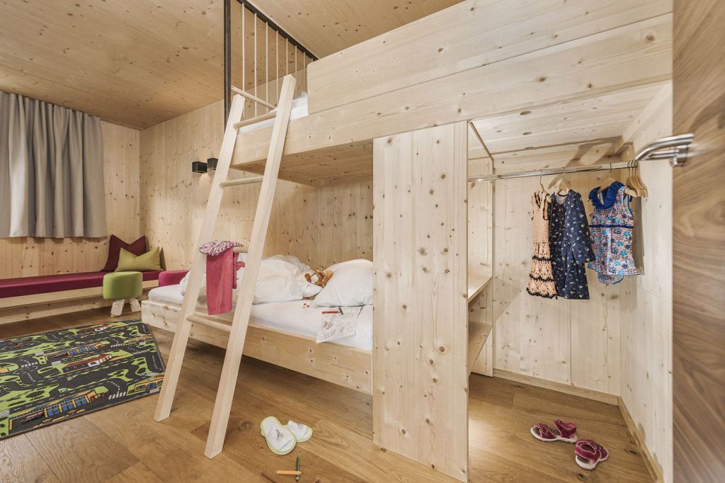 Zimmer Mia Alpina Zillertal - Kinderzimmer in der FamilySuite. - © Jan Hanser Mood Photography, Mia Alpina Zillertal Zimmer Mia Alpina Zillertal - Kinderzimmer in der FamilySuite. - © Jan Hanser Mood Photography, Mia Alpina Zillertal