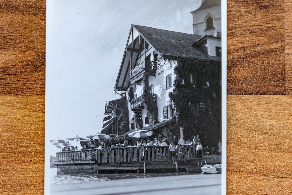 Das Weisse Rössl vor 60 Jahren - In diesem Zusammenhang haben wir in unserem Archiv ein Foto vom Weissen Rössl aus den 1960er Jahren gefunden. - © Archiv alpintreff.de Das Weisse Rössl vor 60 Jahren - In diesem Zusammenhang haben wir in unserem Archiv ein Foto vom Weissen Rössl aus den 1960er Jahren gefunden. - © Archiv alpintreff.de