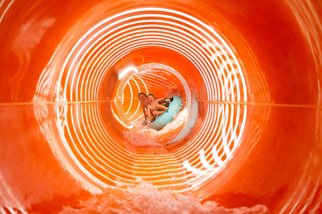 Rutschenhighlight - Die Rutsche in der Therme Lindau bietet Action und Lichteffekte. - © Therme Lindau Rutschenhighlight - Die Rutsche in der Therme Lindau bietet Action und Lichteffekte. - © Therme Lindau