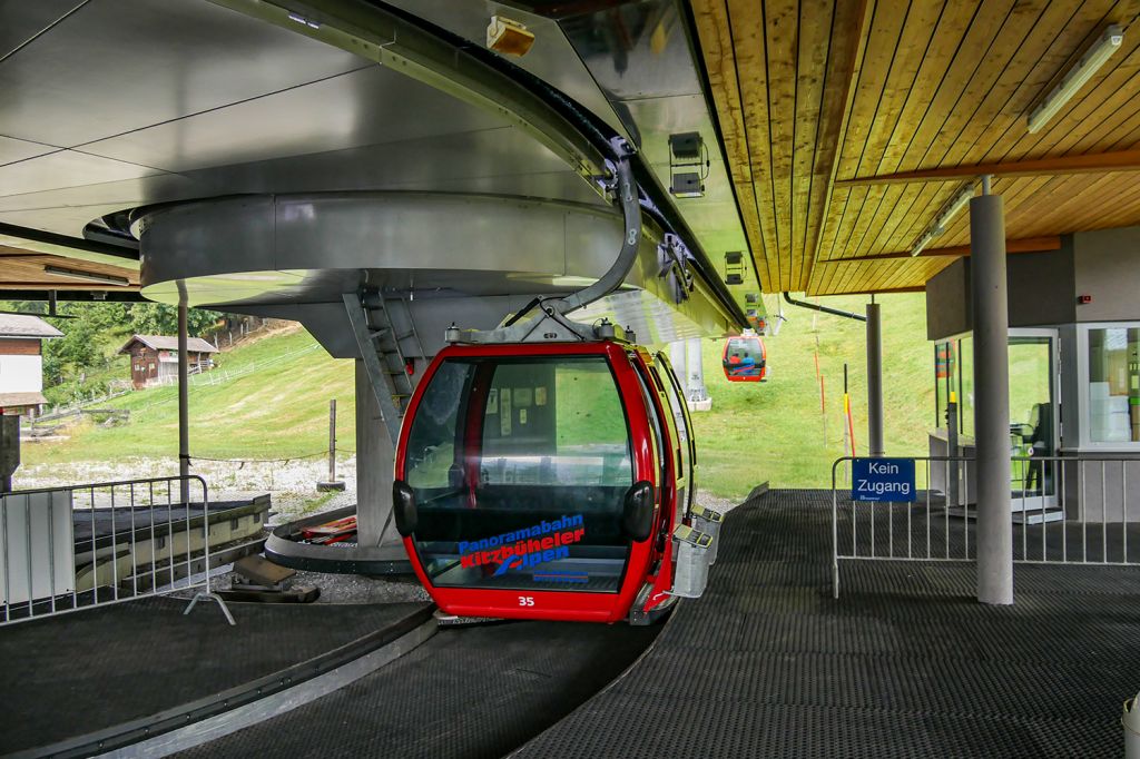 Anschluss an KitzSki - Mit der Panoramabahn Kitzbüheler Alpen wurde auch das Pinzgau - insbesondere das touristische Schwergewicht Mittersill - an das Skigebiet Kitzbühel angebunden. - © alpintreff.de - Christian Schön Anschluss an KitzSki - Mit der Panoramabahn Kitzbüheler Alpen wurde auch das Pinzgau - insbesondere das touristische Schwergewicht Mittersill - an das Skigebiet Kitzbühel angebunden. - © alpintreff.de - Christian Schön