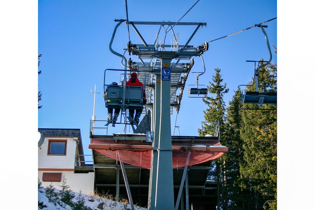 Fast oben - Einfahrt in die Bergstation kurz vor der Erneuerung der Bahn 2007. - © alpintreff.de - Christian Schön