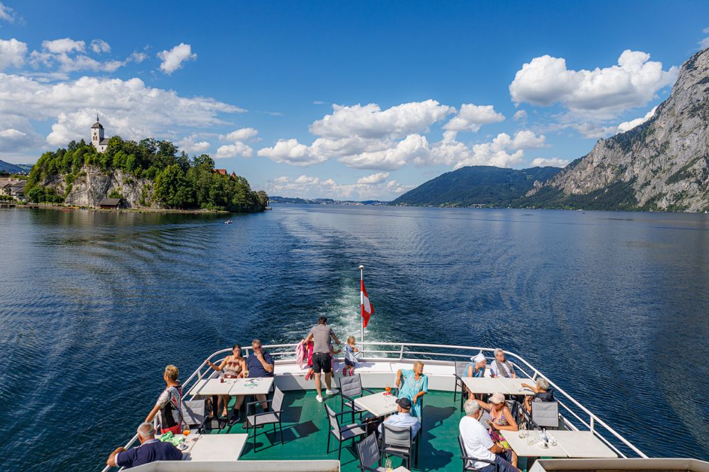 Traunsee Schifffahr - Bilder - Schöne Aussichten am Traunsee, links am Bildrand Traunkirchen. - © alpintreff.de - Christian Schön