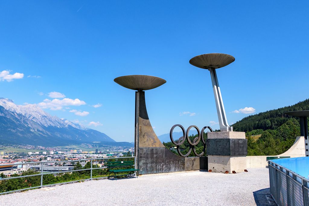 Olympiafeeling in Innsbruck - Das war in den Jahren 1964 und 1976. Die Schanze wurde seit dem aber mehrfach um- bzw. eigentlich neugebaut. - © alpintreff.de - Christian Schön Olympiafeeling in Innsbruck - Das war in den Jahren 1964 und 1976. Die Schanze wurde seit dem aber mehrfach um- bzw. eigentlich neugebaut. - © alpintreff.de - Christian Schön
