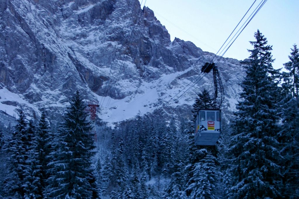 Winter-Eindrücke alte Eibsee-Seilbahn - Nun folgen einige Winter-Impressionen von der alten Eibsee-Seilbahn in Grainau. - © alpintreff.de - Christian Schön Winter-Eindrücke alte Eibsee-Seilbahn - Nun folgen einige Winter-Impressionen von der alten Eibsee-Seilbahn in Grainau. - © alpintreff.de - Christian Schön