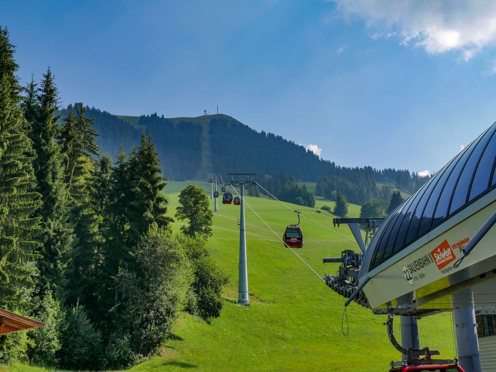 Salvenbahn II - Trasse - Im Jahr 2008 wurde die zweite Sektion auf die Hohe Salve gebaut und löste damit gleich zwei Sessellifte auf einer insgesamt wesentlich kürzeren Trasse ab. - © alpintreff.de / christian Schön