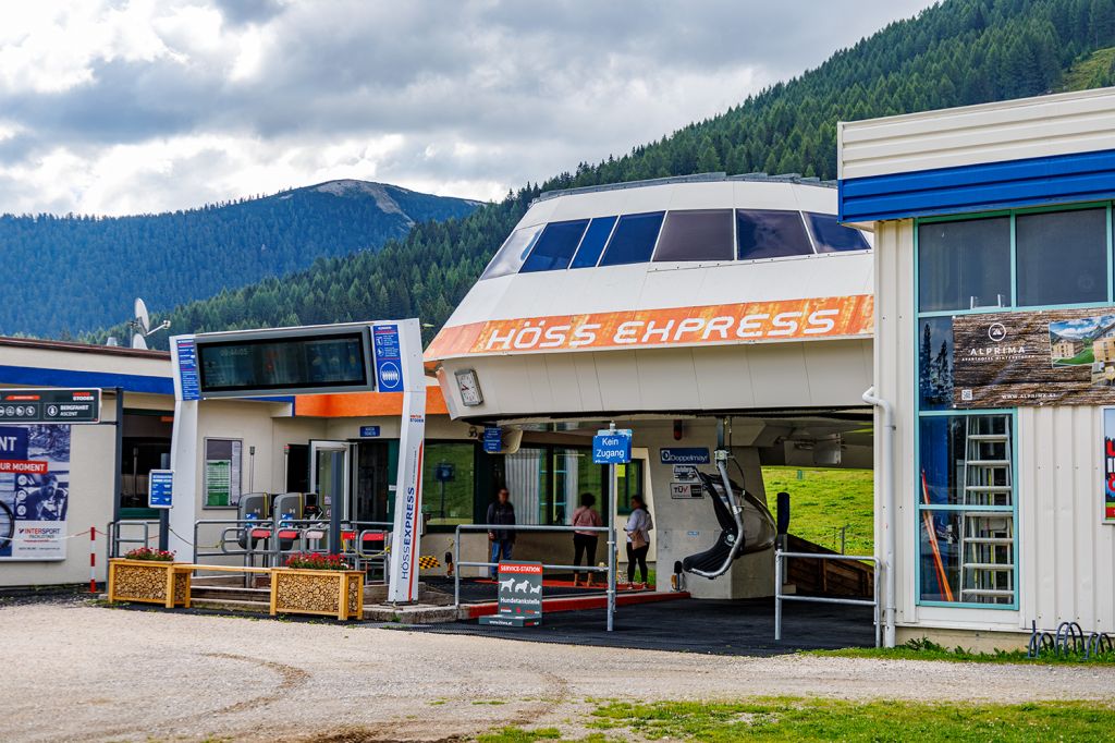 Hutterer Böden Hinterstoder - Auf dem Hochplateau befinden sich mehrere Restaurants, kleinere Lifte sowie die Bergstation der Hössbahn. - © alpintreff.de - Christian Schön