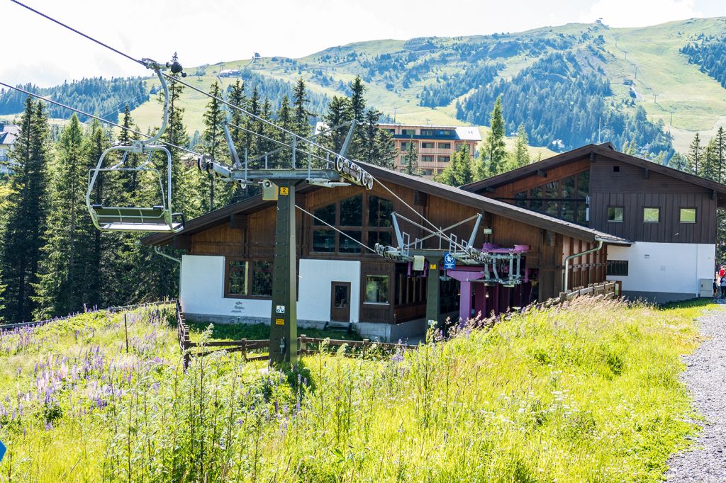 Talstation Aineck Sesselbahn - Die Talstation liegt auf einer Seehöhe von 1.640 Metern. Die Bahn ist im Sommer und im Winter in Betrieb. - © alpintreff.de - Christian Schön