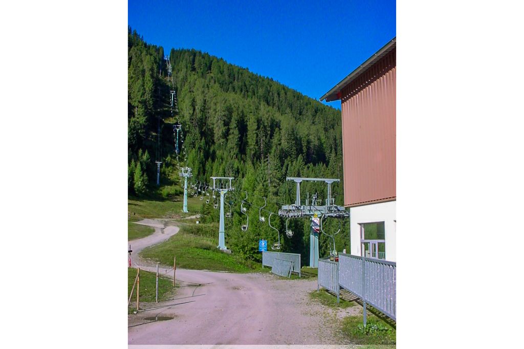 Grubigsteinlift - Lermoos - Tiroler Zugspitz Arena - Archivbilder - Er wurde im Jahr 2013 abgebrochen, nachdem er bereits einige Jahre aus zulassungstechnischen Gründen nicht mehr in Betrieb war. (Archivbild aus 2001) - © alpintreff.de - Christian Schön