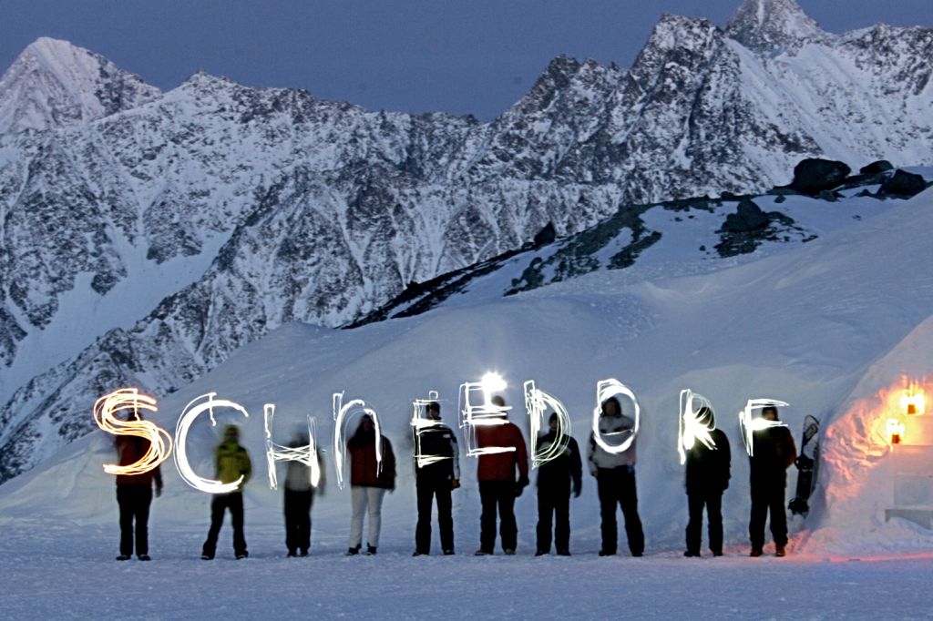 Schneedorf - Igludorf - Skigebiet Hochoetz im Ötztal - Ein recht ungewöhnliches und eiskaltes Dorf findest Du im Ötztal.Und zwar ein Igludorf. - © schneedorf.com Schneedorf - Igludorf - Skigebiet Hochoetz im Ötztal - Ein recht ungewöhnliches und eiskaltes Dorf findest Du im Ötztal.Und zwar ein Igludorf. - © schneedorf.com
