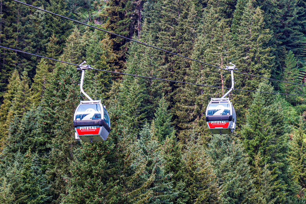 Baujahr Rifflseebahn im Pitztal - Die Rifflseebahn wurde 1994 gebaut. Sie kann knapp 1.600 Personen pro Stunde befördern. - © alpintreff.de - Christian Schön