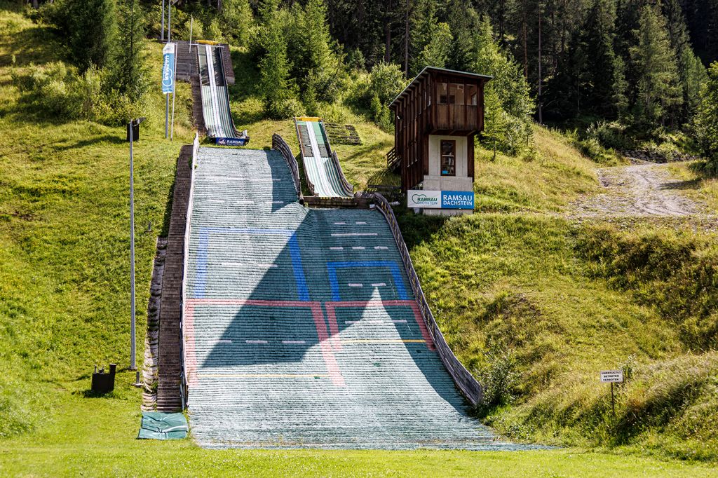 Schülerschanzen Ramsau am Dachstein - Das sind die beiden kleineren Schanzen, die Schülerschanzen für den Skisprung-Nachwuchs, einmal eine K 30 sowie eine K 15.  - © alpintreff.de - Christian Schön