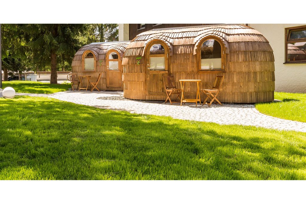 Holziglus - Und von außen so! - © Camping Grüntensee International