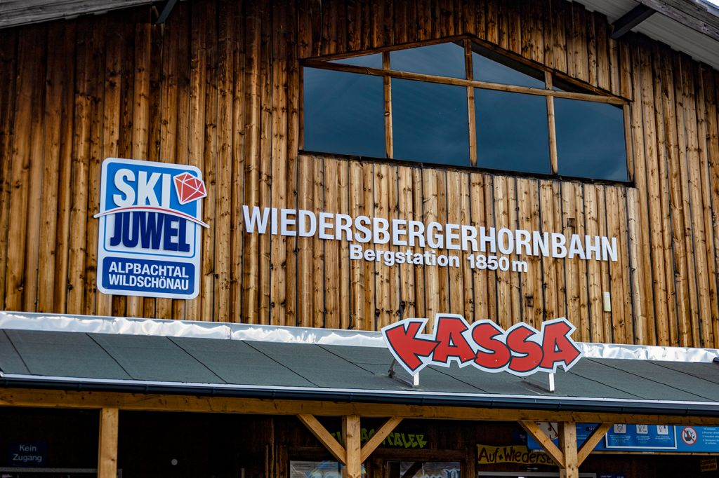 Kassa für Lauser Sauser - Der Lauser Sauser ist der Alpine Coaster, der direkt neben der Bergstation startet. Er kostet extra. - © alpintreff.de - Silke Schön