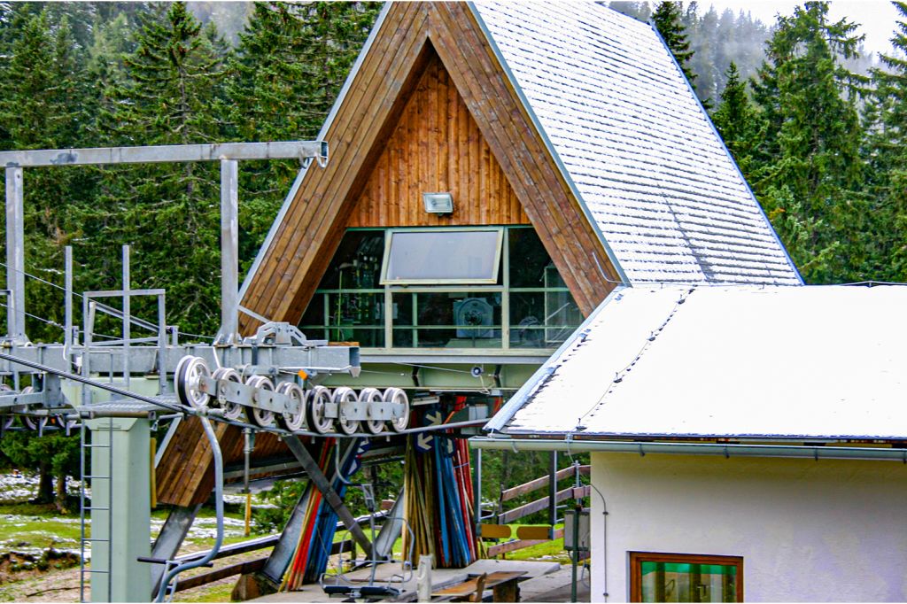 Archivbilder Issentalkopf Sesselbahn Ehrwald - Die Förderleistung der Issentalkopf-Bahn lag bei 1.370 Personen pro Stunde. - © alpintreff.de - Christian Schön