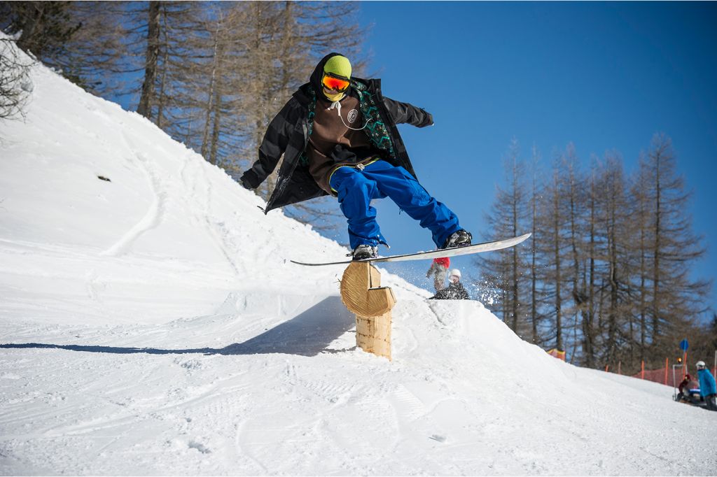 Bilder Snowpark The Spot Obertauern - Die drei Pisten (SPOT Fun Track, SPOT Jib Alley und SPOT Easy Line T-Bar) haben eine Gesamtlänge von drei Kilometern. Freestyler finden eine eigene Route.  - © Tourismusverband Obertauern