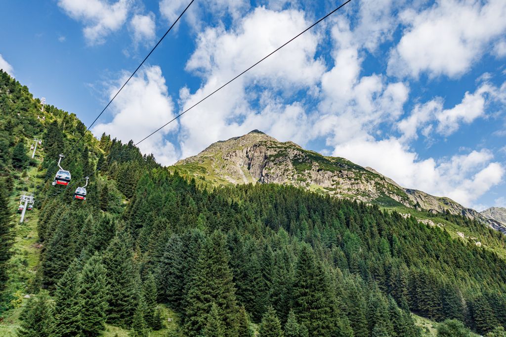 Bergbahn St. Leonhard im Pitztal - Im Sommer gibt es hier herrliche Höhenwanderwege, im Winter ein Skigebiet mit knapp 20 Kilometern Skipisten.  - © alpintreff.de - Christian Schön