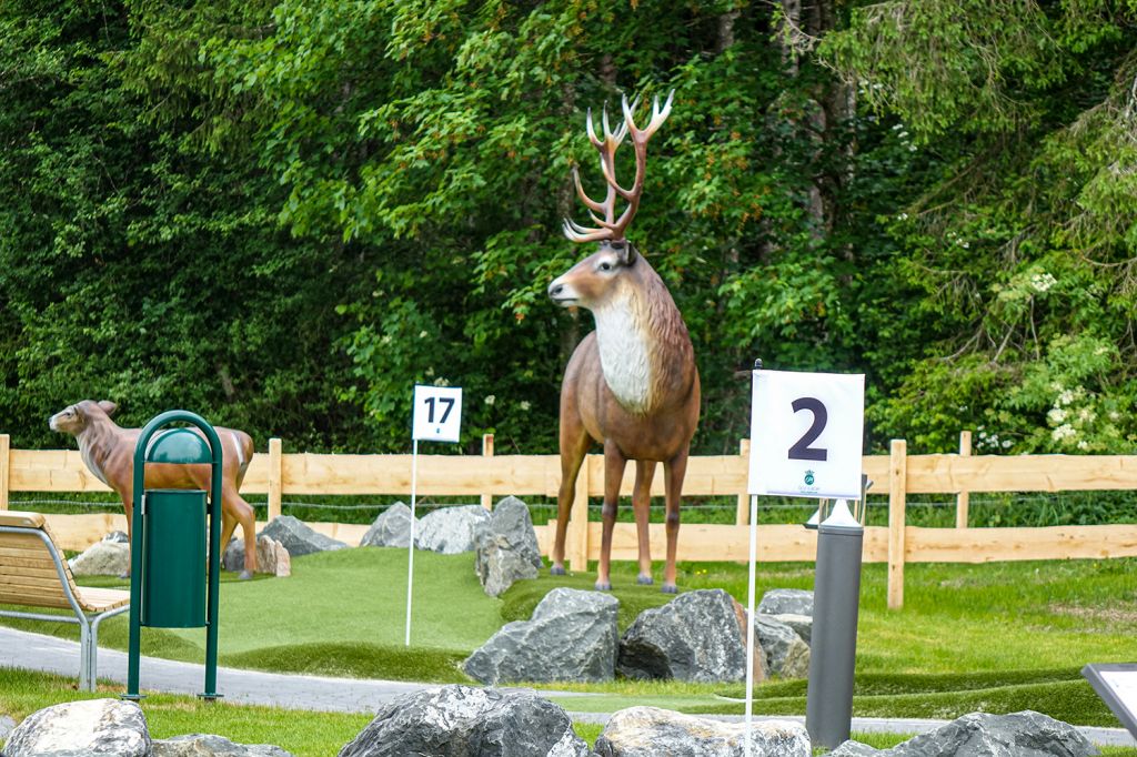 Lebensgroß - Stärken kannst Du Dich am Kiosk. Bei Regen bleibt der Minigolfplatz geschlossen. - © Tourismus Hörnerdörfer Lebensgroß - Stärken kannst Du Dich am Kiosk. Bei Regen bleibt der Minigolfplatz geschlossen. - © Tourismus Hörnerdörfer