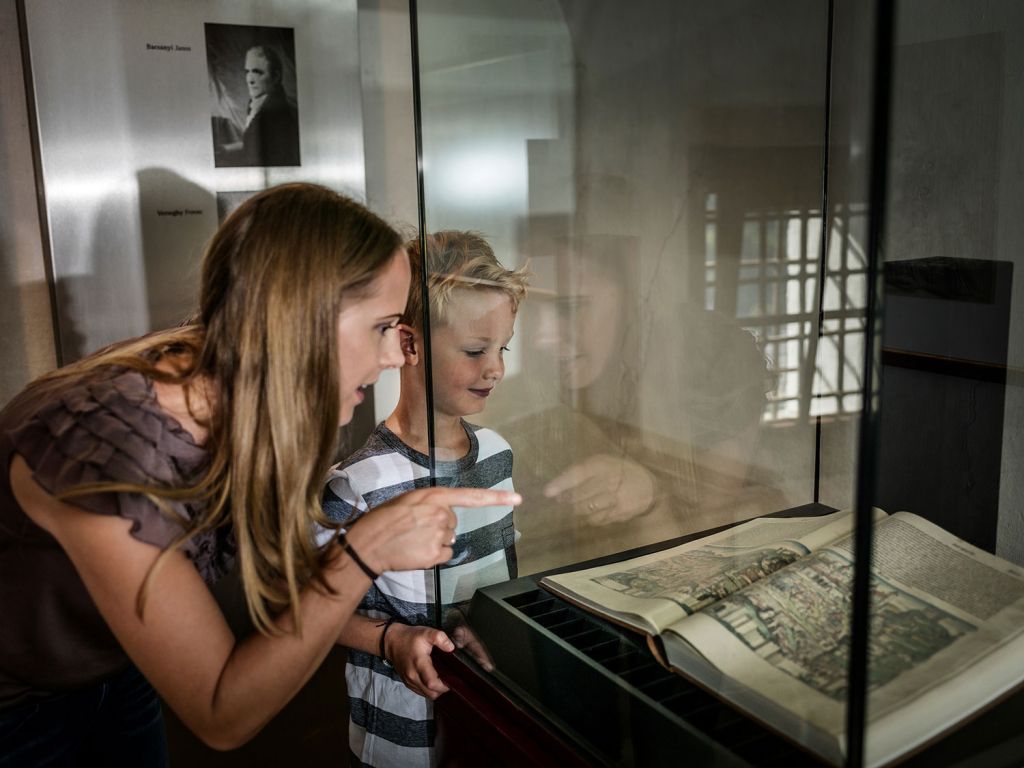 Besichtigungstour  - Ausstellungen, u.a. zur Tiroler Geschichte, veranschaulichen das Leben vom Mittelalter bis ins 20. Jahrhundert. - © TVB Kufsteinerland, Lolin