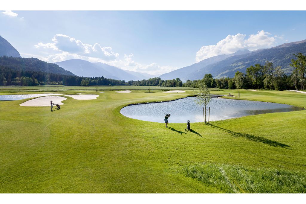 Hochkarätige Trainingsmöglichkeiten - Am Platz befindet sich eine renommierte Golfschule, die Akademie Dolomitengolf.  - © Dolomitengolf, Martin Lugger