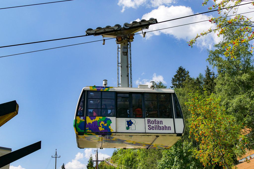 Technische Daten - Die Großkabinen-Pendelbahn kann 60 Personen pro Einheit transportieren.  - © alpintreff.de - Christian Schön