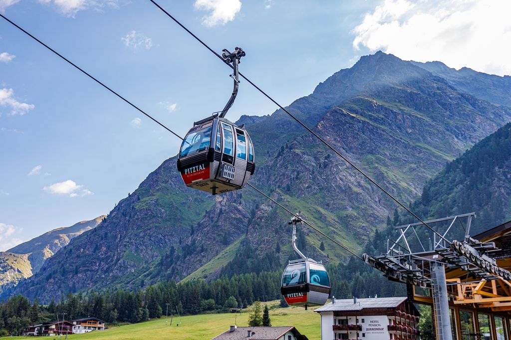 Rifflseebahn - St. Leonhard im Pitztal - Die Rifflseebahn führt von Mandarfen - dem hintersten Ortsteil von St. Leonhard im Pitztal hinauf zum knapp 2.300 Meter hoch gelegenen Rifflsee.  - © alpintreff.de - Christian Schön