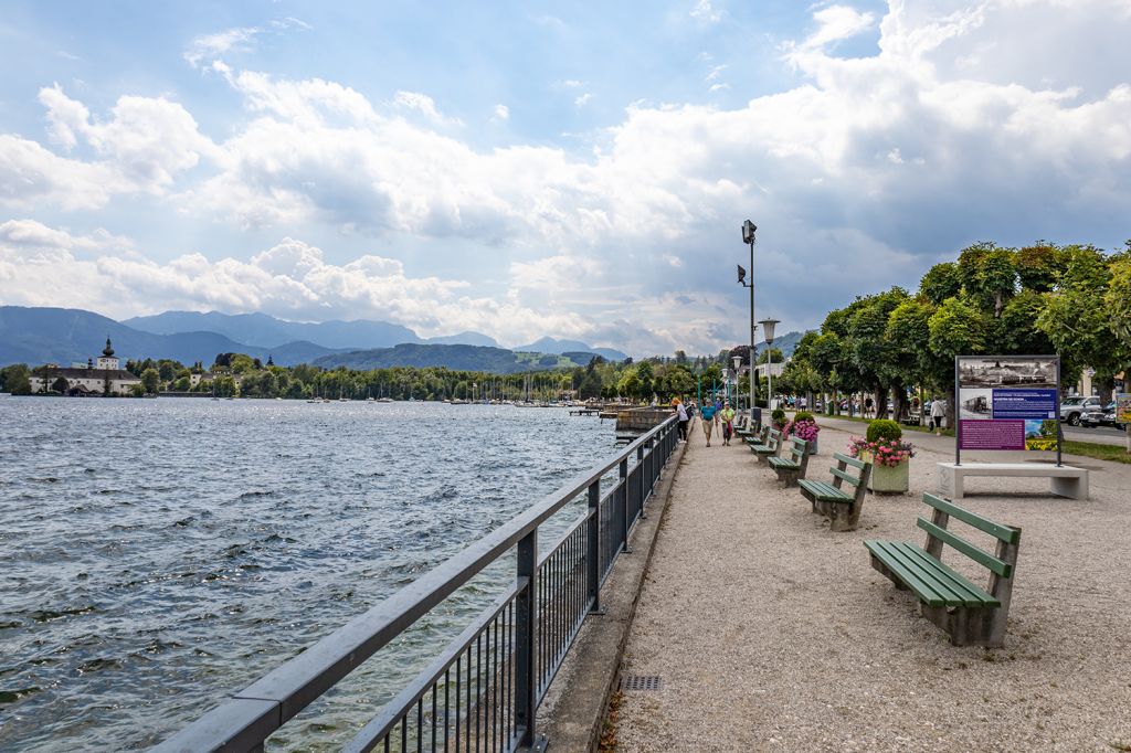 Gmunden am Traunsee - Die Esplanade in Gmunden am Traunsee. - © alpintreff.de - Christian Schön