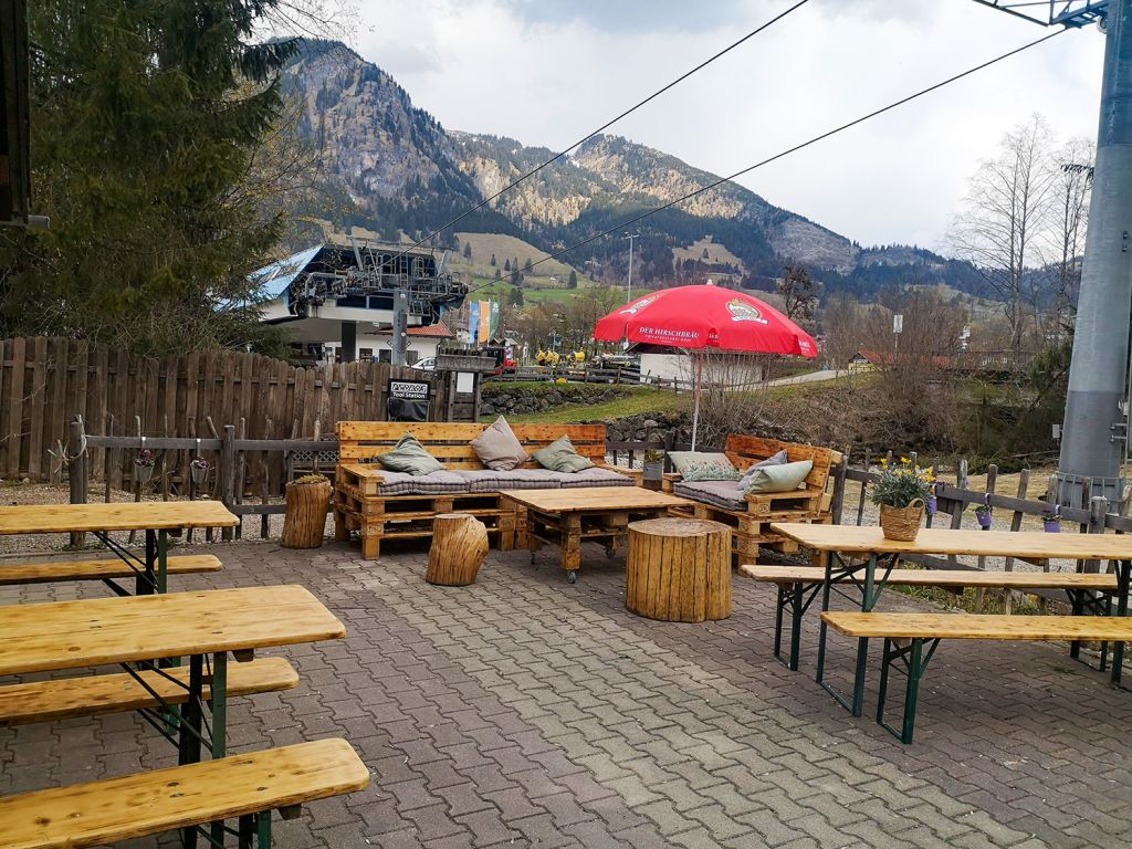 Zentral gelegen - Direkt an der Hornbahn liegt das Café NordSüd. - © Café NordSüd