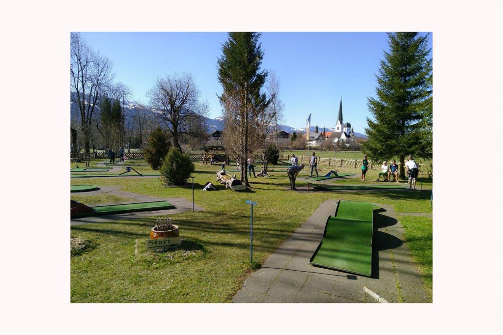 Vorbei - So sah der Minigolfplatz vor dem hochwertigen Umbau aus. - © insta.grammer_ auf Instagram Vorbei - So sah der Minigolfplatz vor dem hochwertigen Umbau aus. - © insta.grammer_ auf Instagram