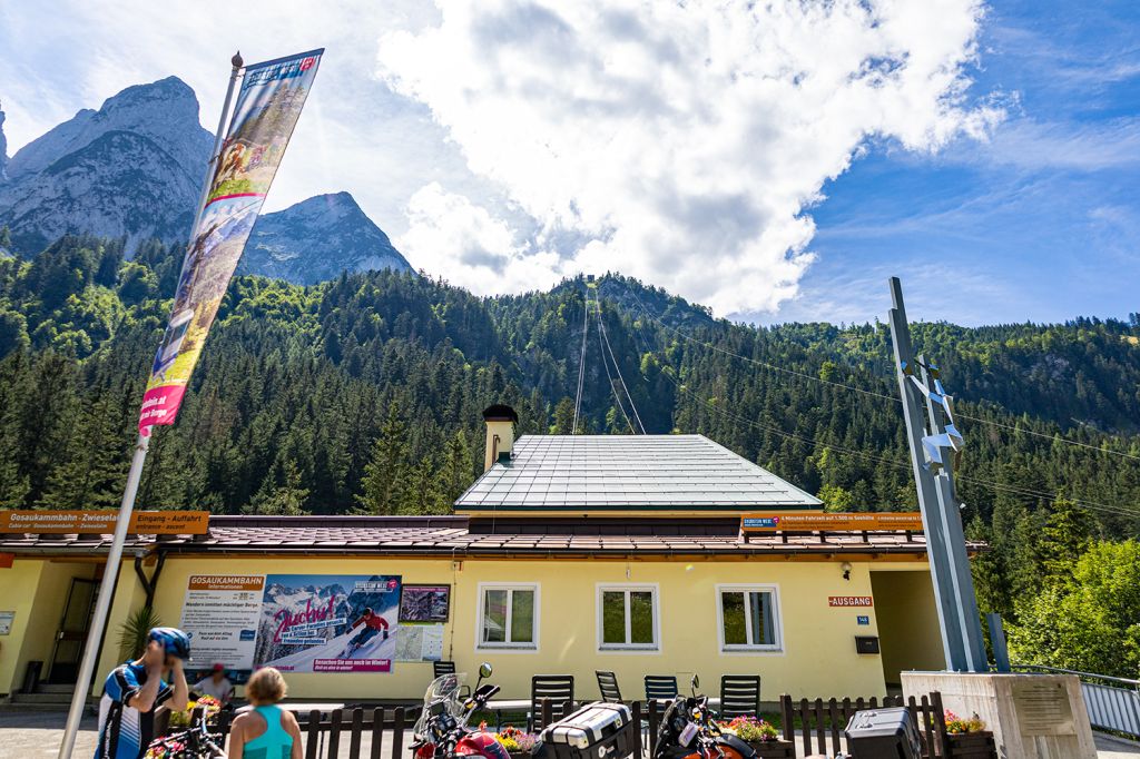 Streckenlänge Gosaukammbahn - Die Streckenlänge der Gosaukammbahn beträgt 1.105 Meter. Dabei legst Du 547 Höhenmeter zurück. - © alpintreff.de - Christian Schön Streckenlänge Gosaukammbahn - Die Streckenlänge der Gosaukammbahn beträgt 1.105 Meter. Dabei legst Du 547 Höhenmeter zurück. - © alpintreff.de - Christian Schön