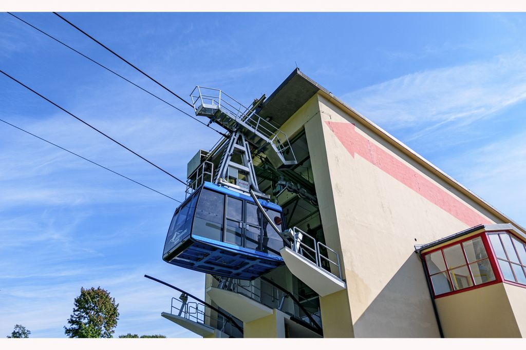 Streckenlänge der Untersbergbahn - Die Streckenlänge der Untersbergbahn beträgt 2.850 Meter. - © alpintreff.de - Christian Schön Streckenlänge der Untersbergbahn - Die Streckenlänge der Untersbergbahn beträgt 2.850 Meter. - © alpintreff.de - Christian Schön