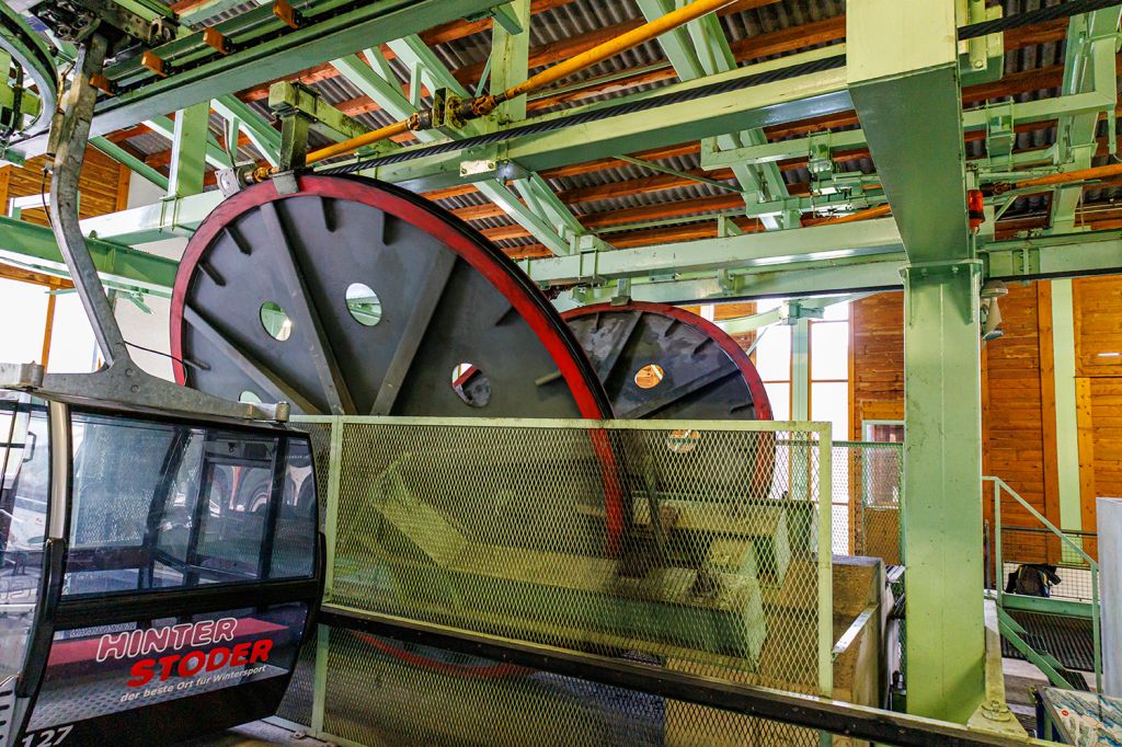 Seilbahntechnik Hössbahn - Auf der Antriebsseite am Berg findet man diese 270°-Seilumschlingung, welche durchaus selten und bei alten Anlagen zu  finden ist.  - © alpintreff.de - Christian Schön