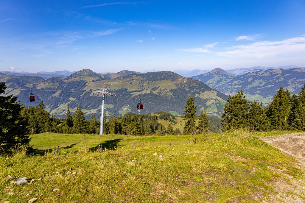 Aussichten - Die Aussicht von der Bahn und von der Ehrenbachhöhe ist gigantisch. Mehr Infos über die Bahn und das Skigebiet: siehe unten.  - © alpintreff.de - Silke Schön