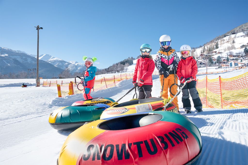 Snowtubing in Piesendorf - Die Kinder haben jedenfalls mächtig Spaß - und die Erwachsenen sollten es direkt auch probieren. - © Harry Liebmann