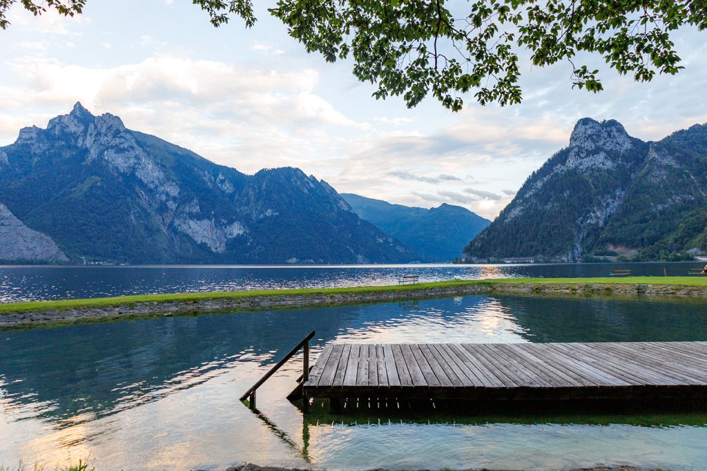 Badeplatz am Traunsee in Traunkirchen - Der Badeplatz in Traunkirchen am Traunsee. - © alpintreff.de - Christian Schön Badeplatz am Traunsee in Traunkirchen - Der Badeplatz in Traunkirchen am Traunsee. - © alpintreff.de - Christian Schön