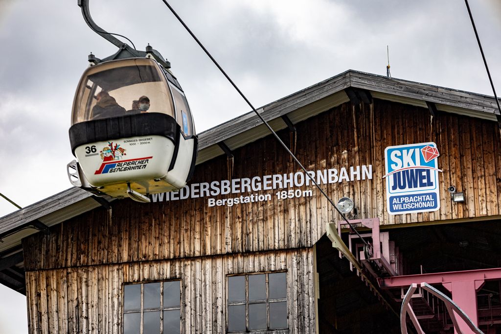Bergstation der Wiedersbergerhornbahn - Das ist Bergstation auf einer Höhe von 1.850 Metern. Dort erwartet Dich Kinderspaß und Wander- bzw. Skiglück. - © alpintreff.de - Silke Schön