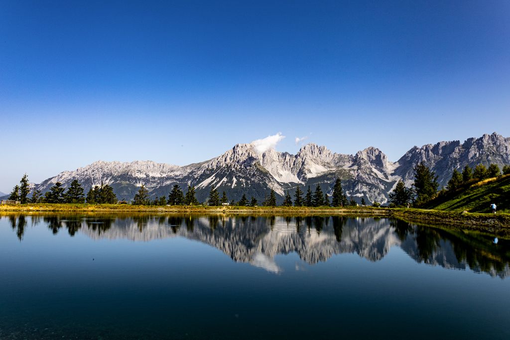 Aussicht auf den Wilden Kaiser - Das mächtige Kaisergebirge kannst Du bewundern, wenn Du Dich auf die Bank aus dem letzten Bild setzt. Kaiserblick eben. :-) - © alpintreff.de - Silke Schön Aussicht auf den Wilden Kaiser - Das mächtige Kaisergebirge kannst Du bewundern, wenn Du Dich auf die Bank aus dem letzten Bild setzt. Kaiserblick eben. :-) - © alpintreff.de - Silke Schön