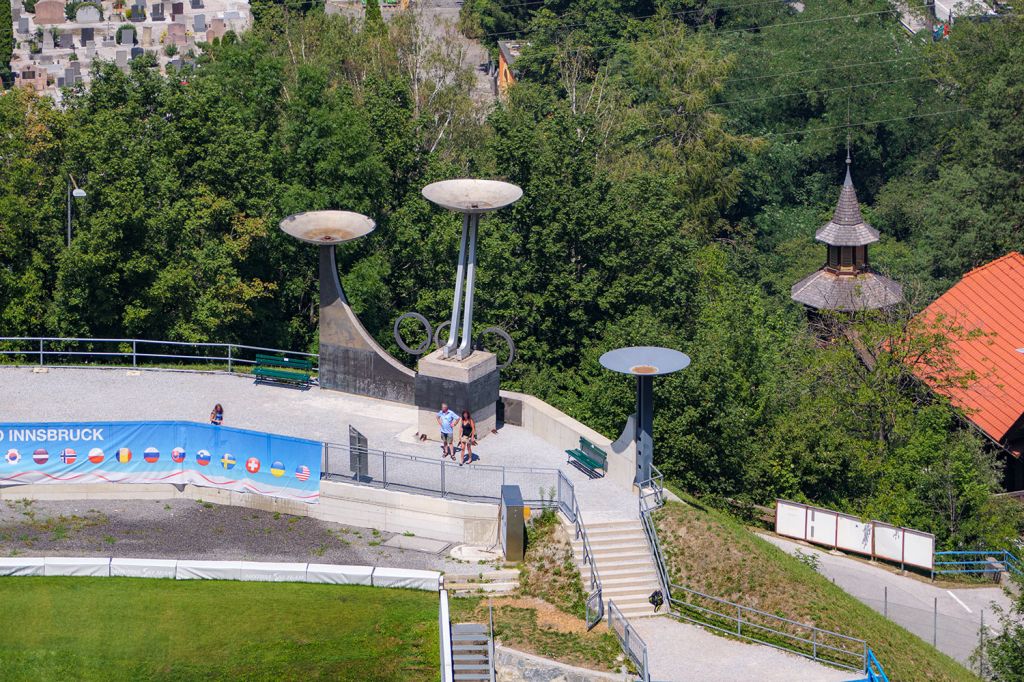 Olympia am Bergisel - Die Stadionanlage am Bergisel gibt es so seit 1964. Bereits zweimal fanden hier die Olympischen Winterspiele statt. - © alpintreff.de - Christian Schön Olympia am Bergisel - Die Stadionanlage am Bergisel gibt es so seit 1964. Bereits zweimal fanden hier die Olympischen Winterspiele statt. - © alpintreff.de - Christian Schön