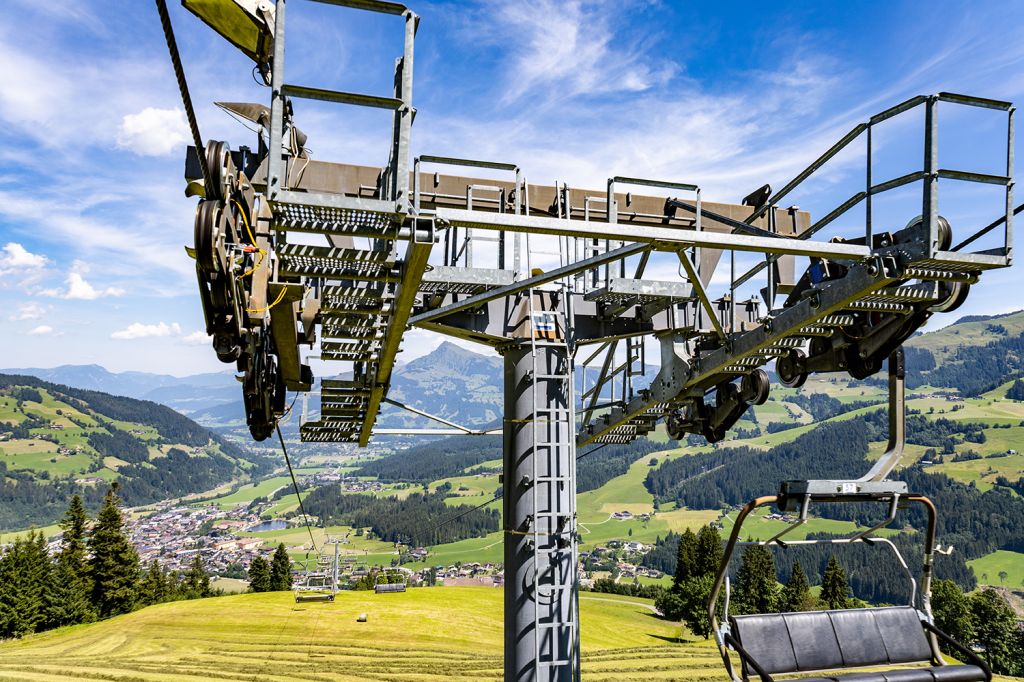 Stütze Gaisberg - Die kuppelbare Sesselbahn stammt aus dem Jahr 2003. - © alpintreff.de - Silke Schön Stütze Gaisberg - Die kuppelbare Sesselbahn stammt aus dem Jahr 2003. - © alpintreff.de - Silke Schön