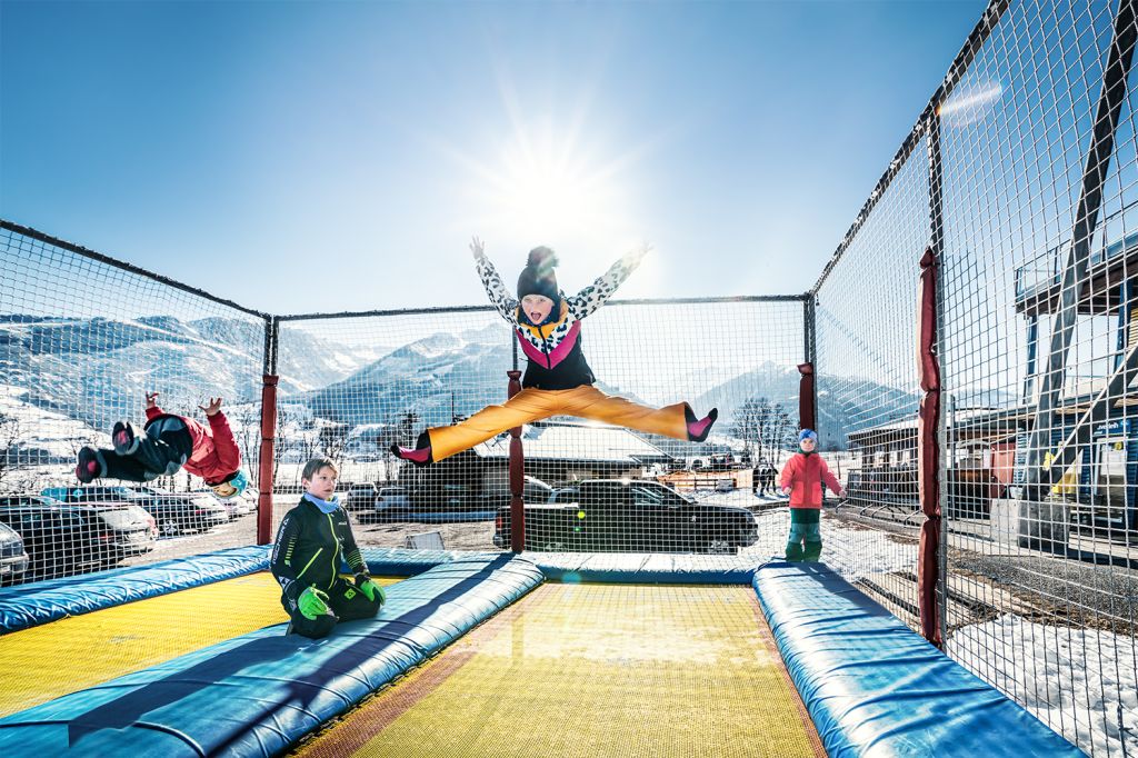 Skigebiet Naglköpl - Piesendorf im Salzburger Land - Für Spitzensportler eine fast zur Routine gewordene Pflichtübung, für Kids eine richtige Gaudi und für Erwachsene reine Konditionssache. - © Harry Liebmann