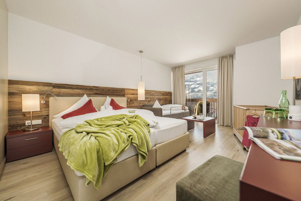 Zimmer Mia Alpina Zillertal - Doppelbett in der JuniorSuite. - © Jan Hanser Mood Photography, Mia Alpina Zillertal Zimmer Mia Alpina Zillertal - Doppelbett in der JuniorSuite. - © Jan Hanser Mood Photography, Mia Alpina Zillertal