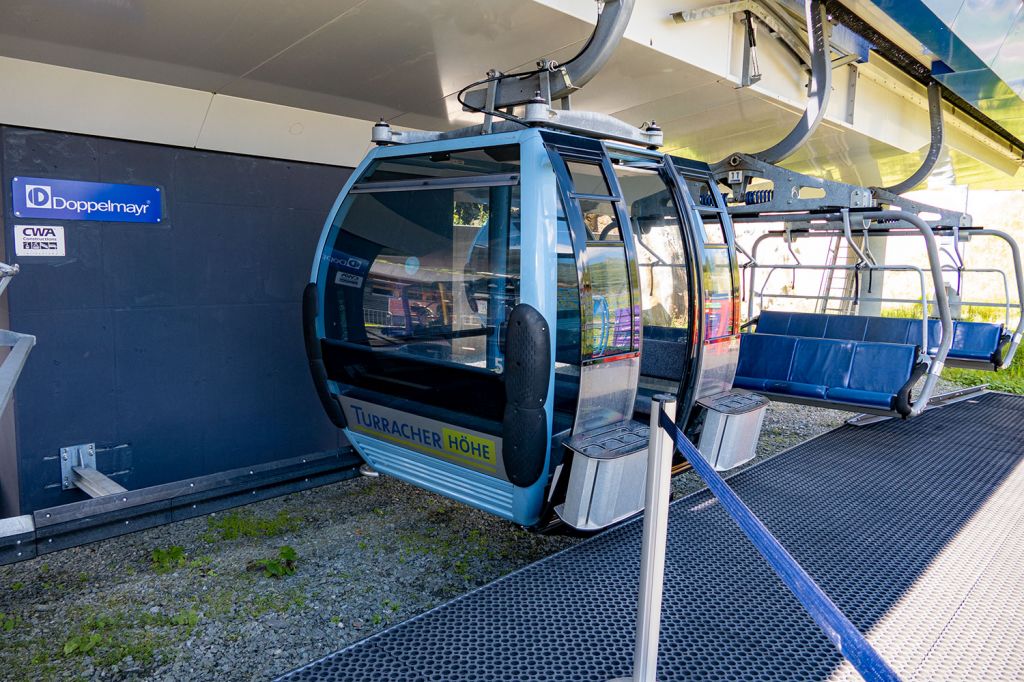 Kombibahn - Es handelt sich um eine Kombibahn mit 8er Gondeln und 6er Sesseln. - © alpintreff.de - Silke Schön