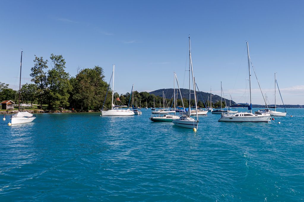 Türkisblaues Wasser am Attersee - Das Wasser schimmert im Sommer türkis. - © alpintreff.de - Christian Schön