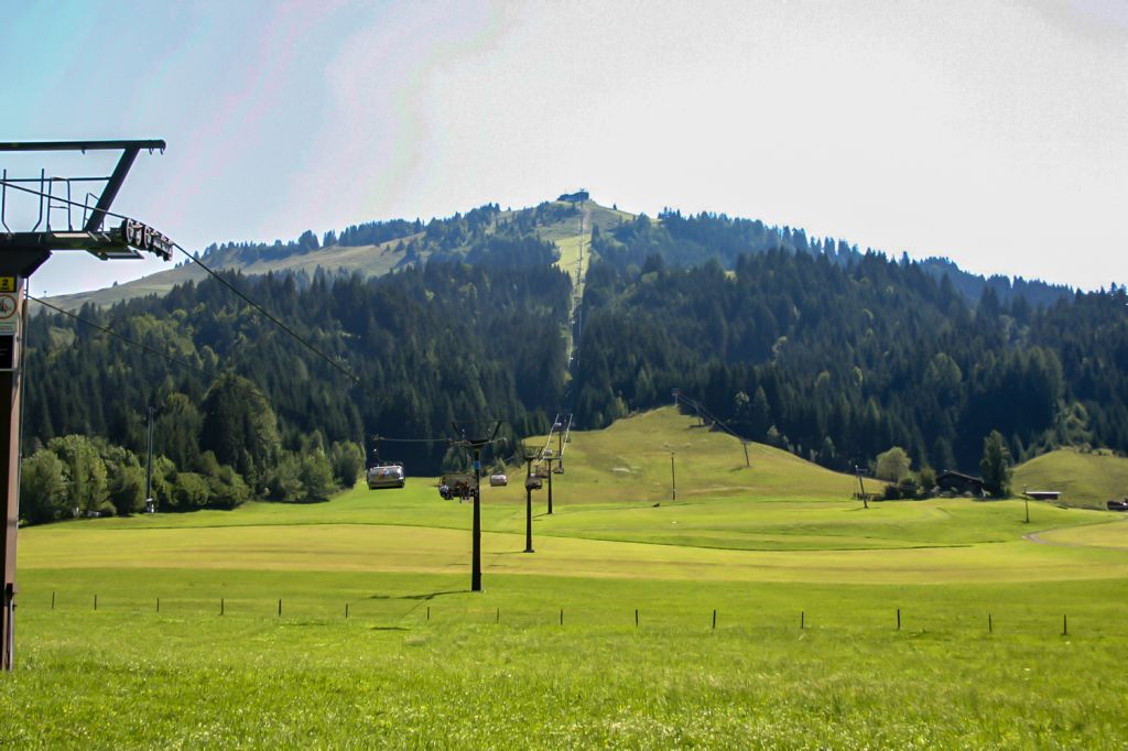 Archiv - 2004 - Das war nicht immer so! Hier ist ein Archiv-Bild aus dem Jahr 2004, mit transparentem Wetterschutz. UND: die Buchensteinwand noch ohne Jakobskreuz! - © alpintreff.de - Christian Schön